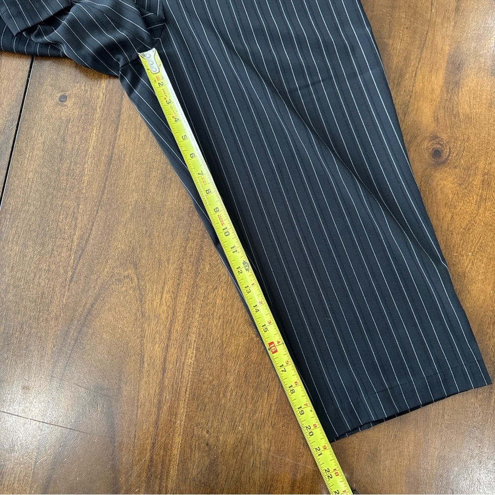 Tail Womens Black Pinstripe Cropped Pant Capri Size 10 Golf Outdoor Performance - Picture 11 of 13